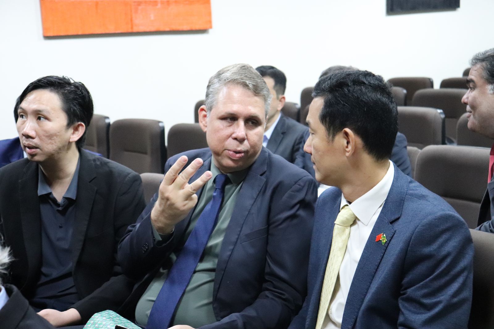 IECBC and Pellon sign cooperation agreement and put Panda Bonds on the agenda · 4